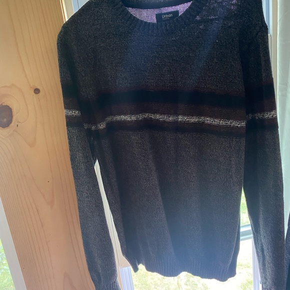 Urban Outfitters Charcoal and Maroon Knit Sweater - Picture 1 of 3